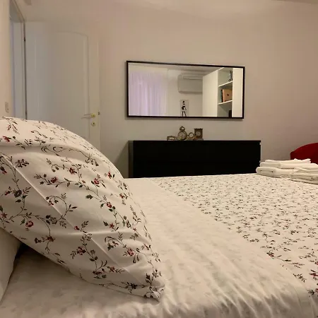 Апартаменты Temporary House Vicolo Colombina Болонья