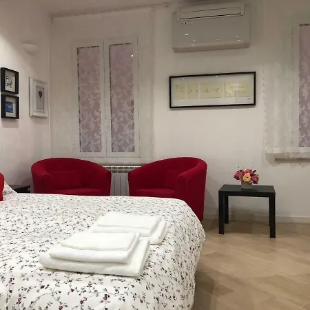 Temporary House Vicolo Colombina *