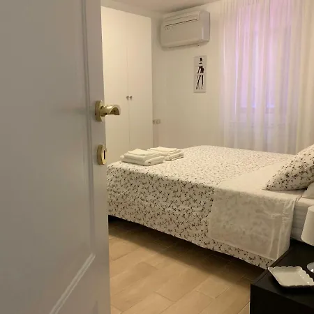 Апартаменты Temporary House Vicolo Colombina