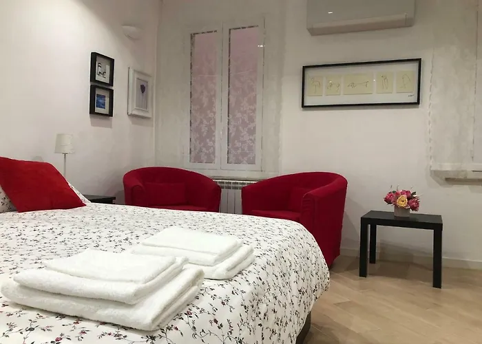 科隆比纳巷临时公寓 *