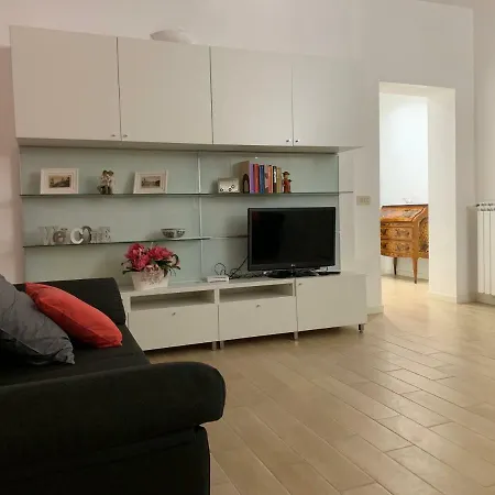 아파트 Temporary House Vicolo Colombina *
